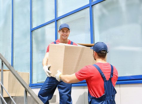 Self storage units in Westcombepark for homes and businesses
