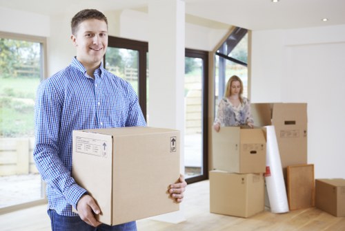 Organised packing support for fragile household belongings
